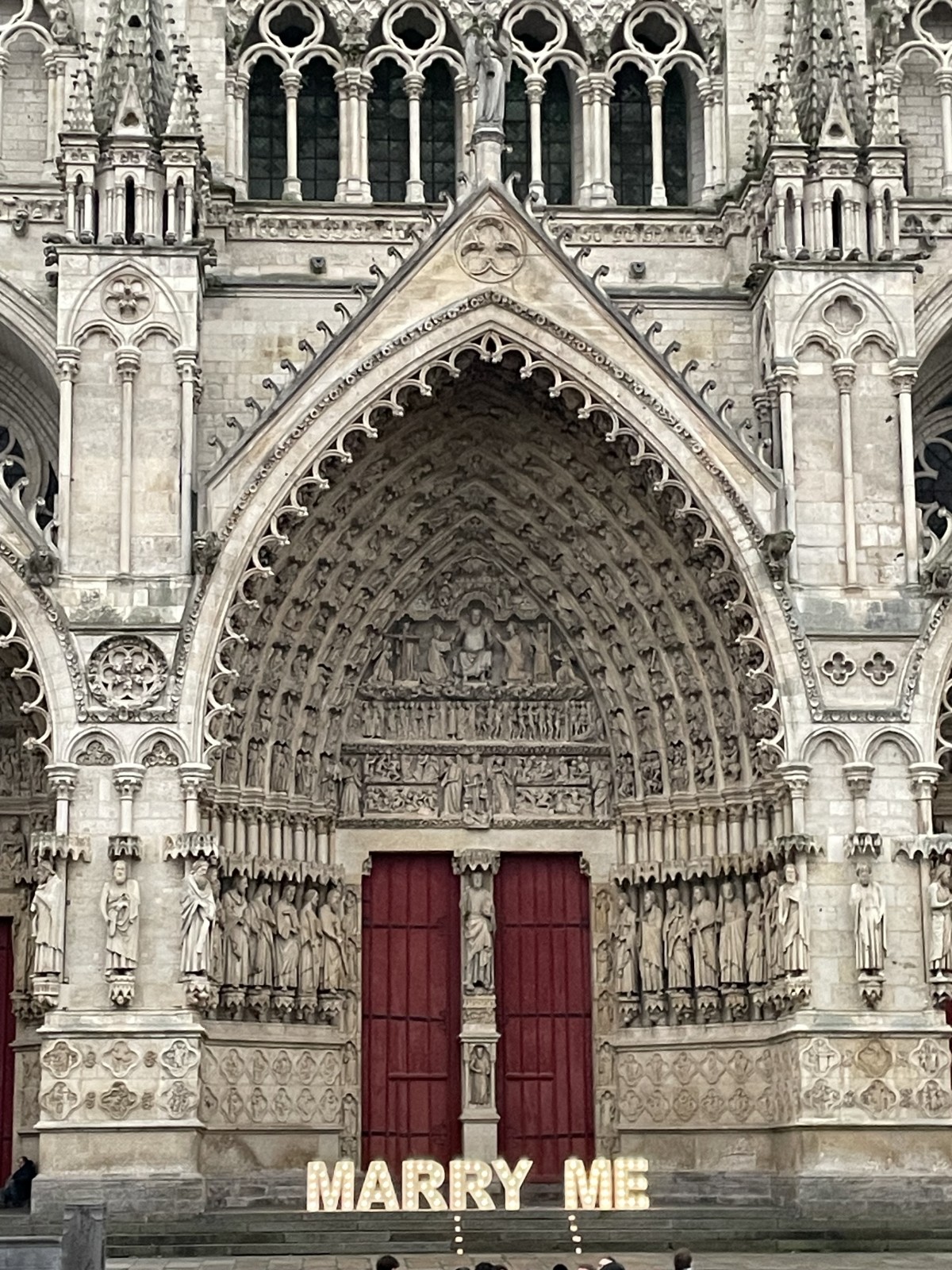 Conception sur mesure de néons décoratifs pour une agence événementielle à Rouen 76000 en Seine-Maritime