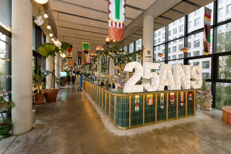 Illuminez vos 25 ans d’entreprise avec nos lettres lumineuses géantes